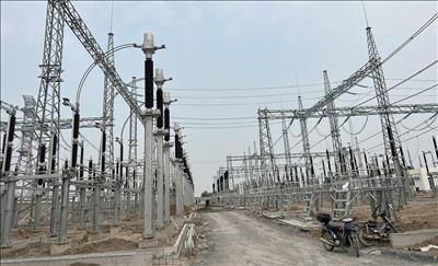 Tập trung nguồn lực để đóng điện máy biến áp 220kV Trạm biến áp 500kV Đức Hòa trước ngày 10/10/2025