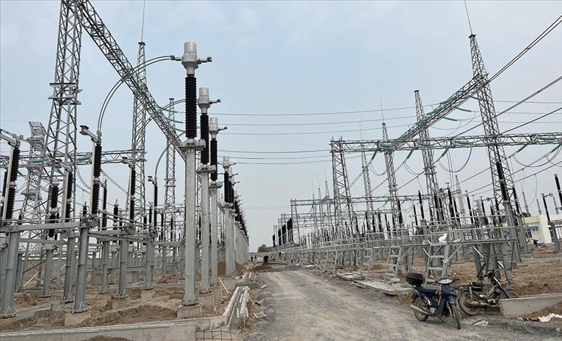 Tập trung nguồn lực để đóng điện máy biến áp 220kV Trạm biến áp 500kV Đức Hòa trước ngày 10/10/2025